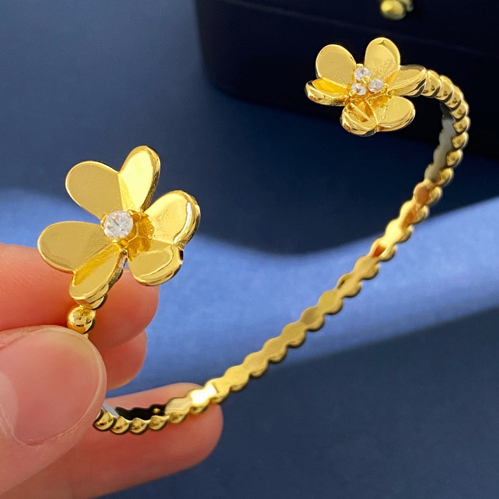 18K Van Cleef & Arpels Frivole Open Bracelet