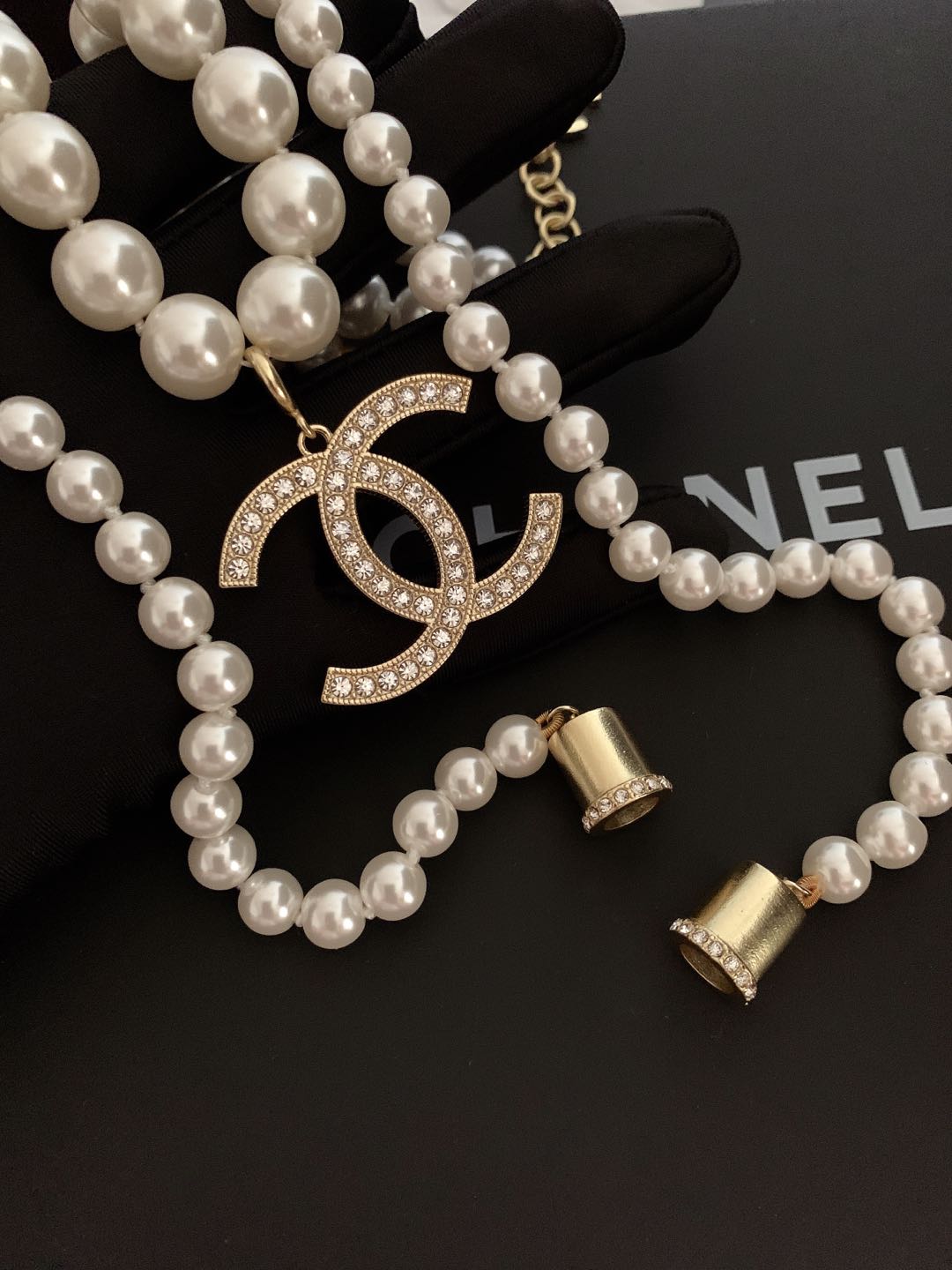 18K Chanel Pearls Long Necklace