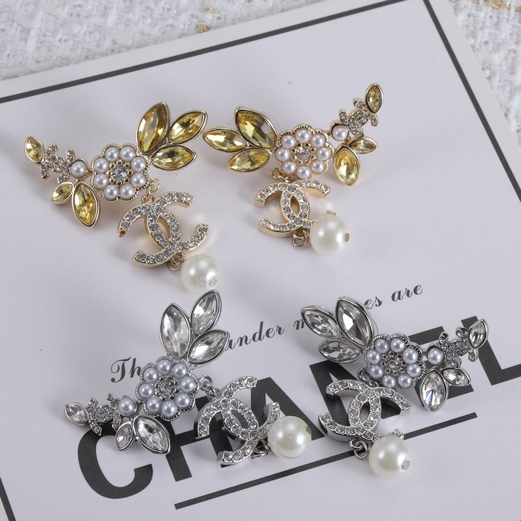 18K Chanel Flower Crystals Earrings
