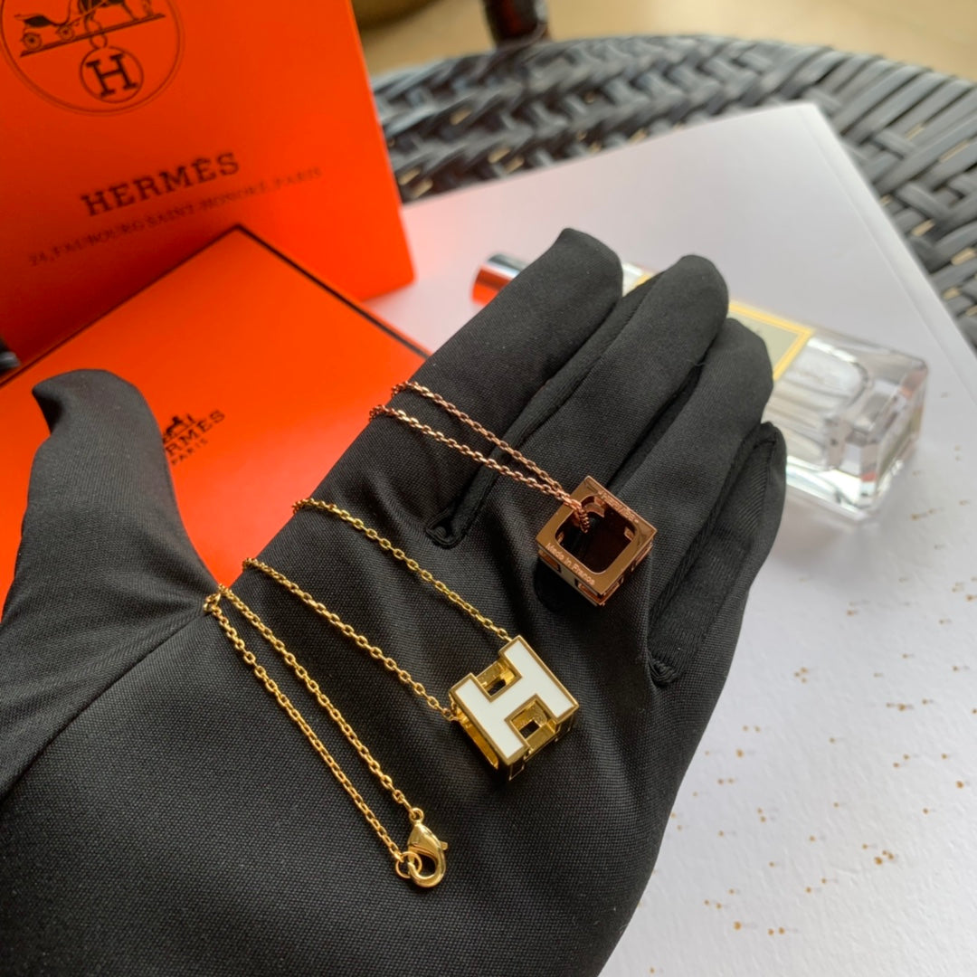 18K Cage D'H White Hermès Necklace