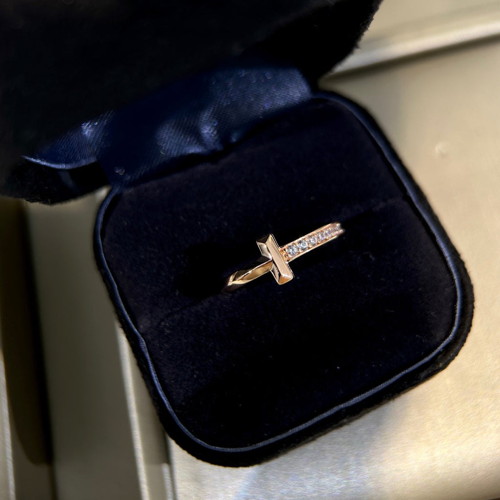 18K Tiffany & Co. T1 Diamond Ring