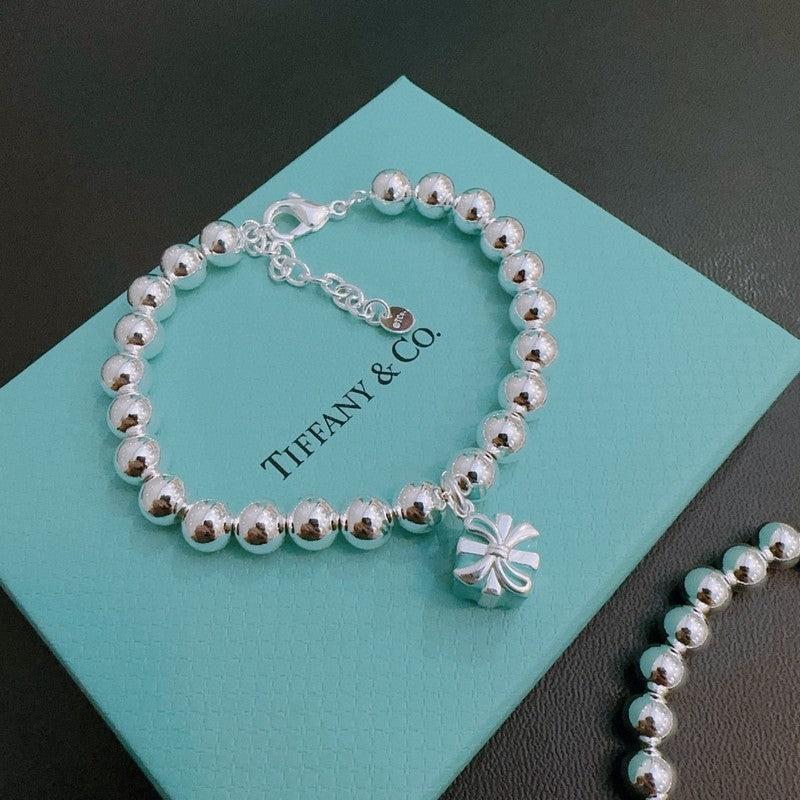 18K Return to Tiffany & Co. Blue Gift Box Bracelet