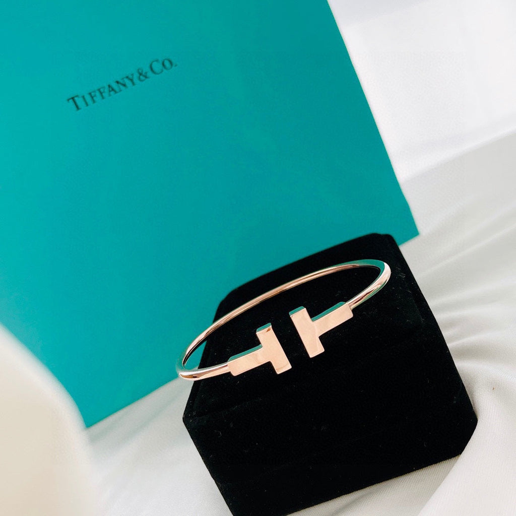 18K Tiffany & Co. Wire Bracelet