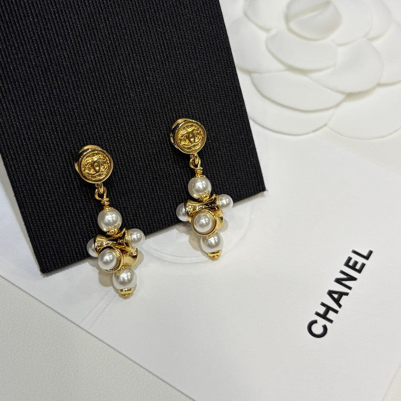 18K Chanel Grape Pearl Gold Earrings