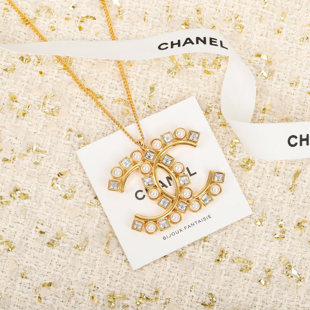 18K Chanel Vintage Necklace