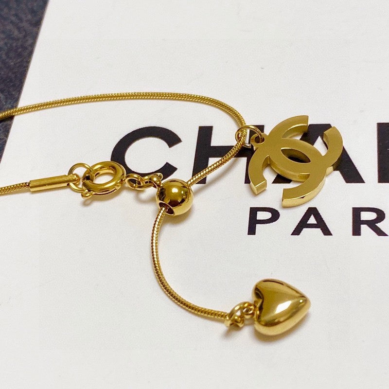 18K Chanel Heart Pendant Gold Necklace