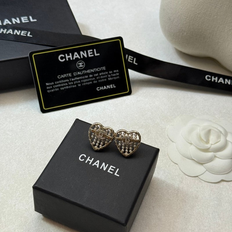 18K Chanel Pearl Heart Earrings