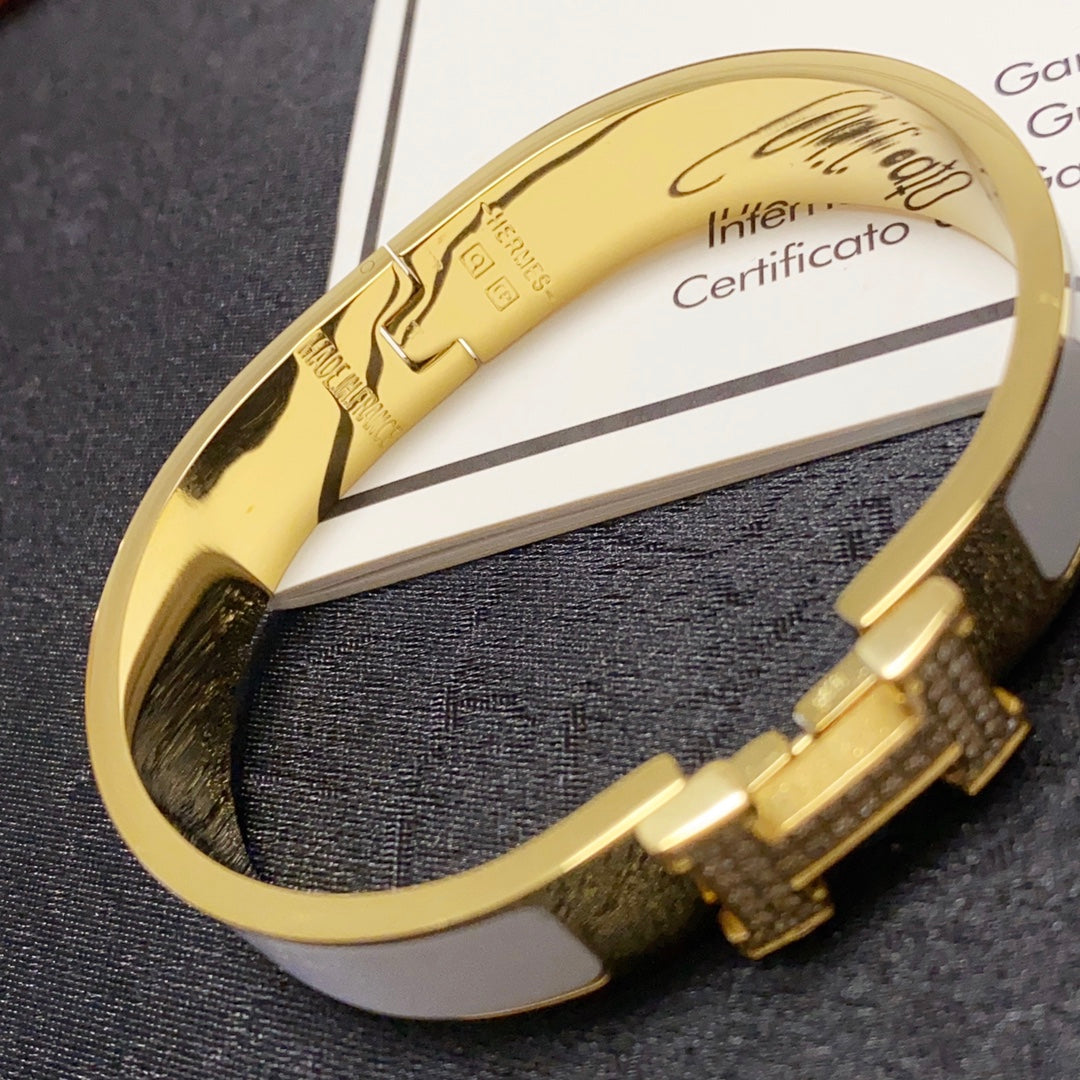 18K Clic Hermès Diamond Bracelet