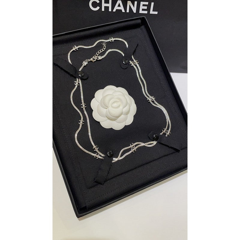 18K Chanel 24B Flowers Long Necklace