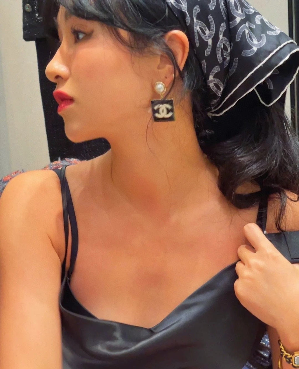 18K Chanel Square Pearl Pendant Earrings