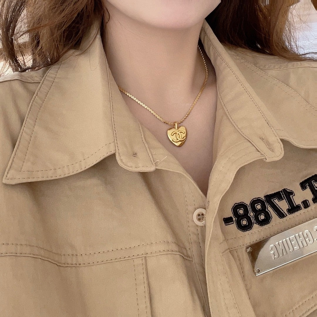 18K Chanel Vintage Necklace