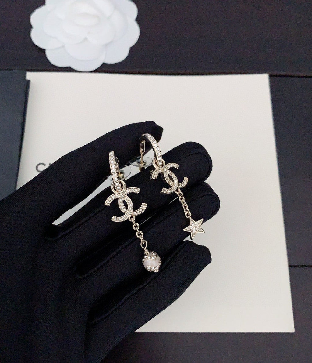 18K Chanel Pearl Long Pendant Earrings