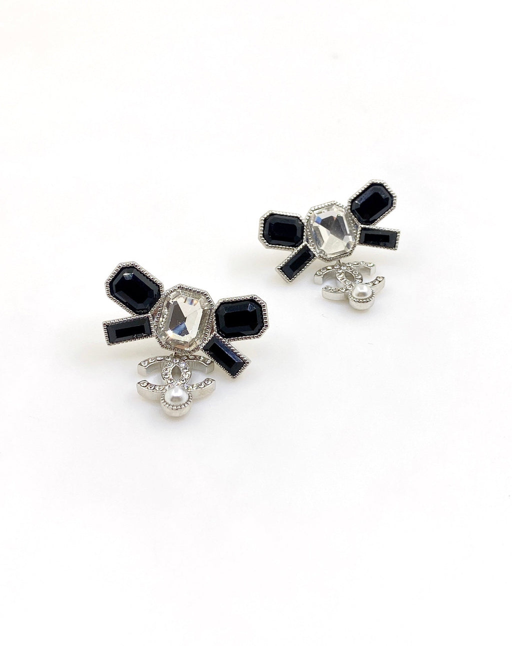 18K Chanel Bow Tie Crystals Earrings