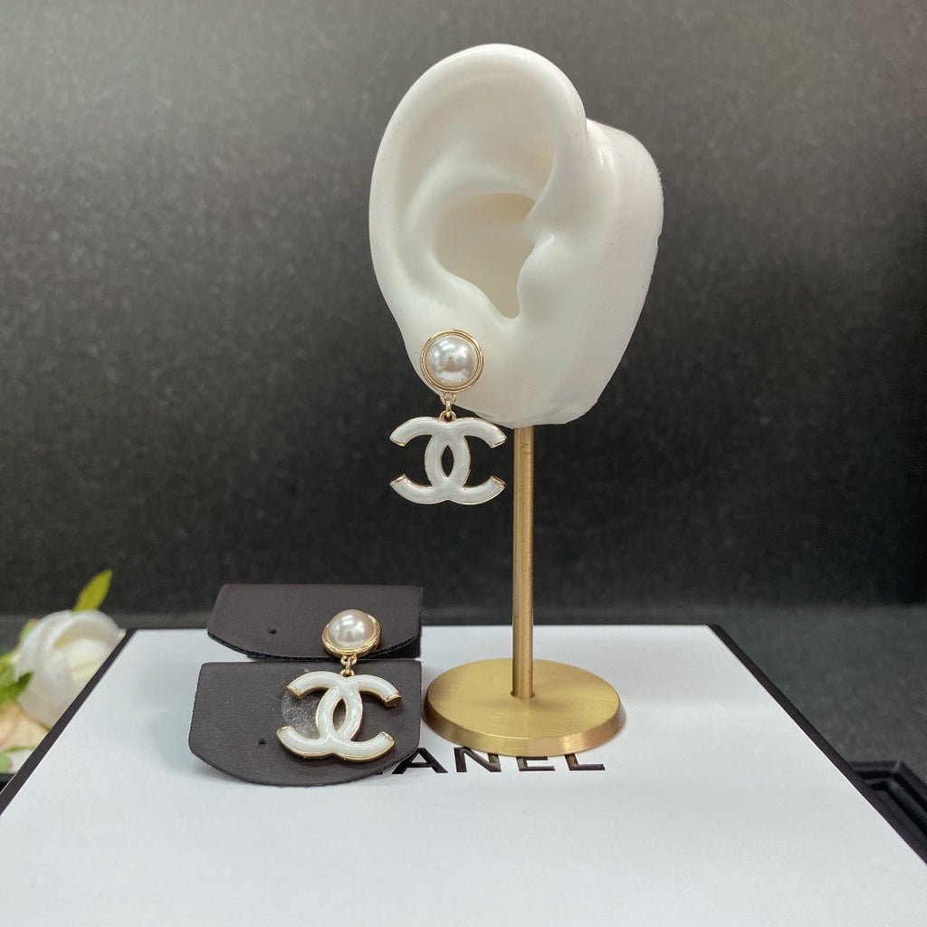 18K Chanel White Pearl Earrings