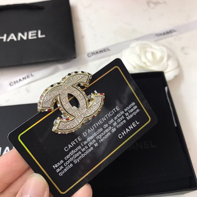18K Chanel Diamonds Brooch