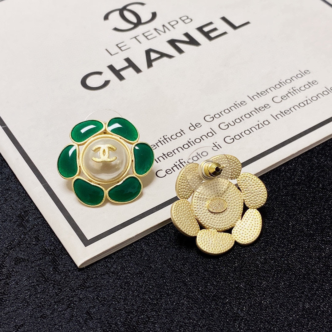 18K Chanel Emerald Petals Earrings