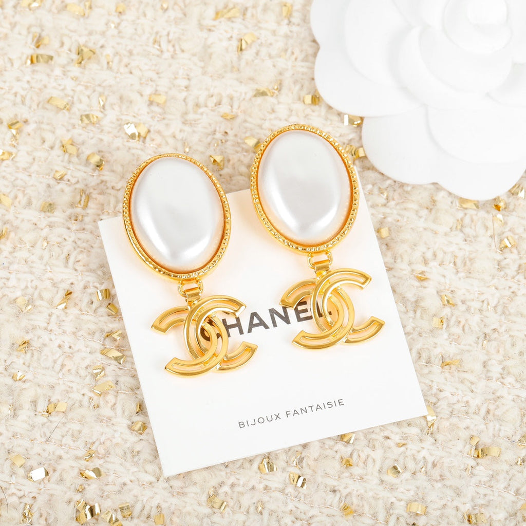 18K Chanel Big Pearl Pendant Earrings