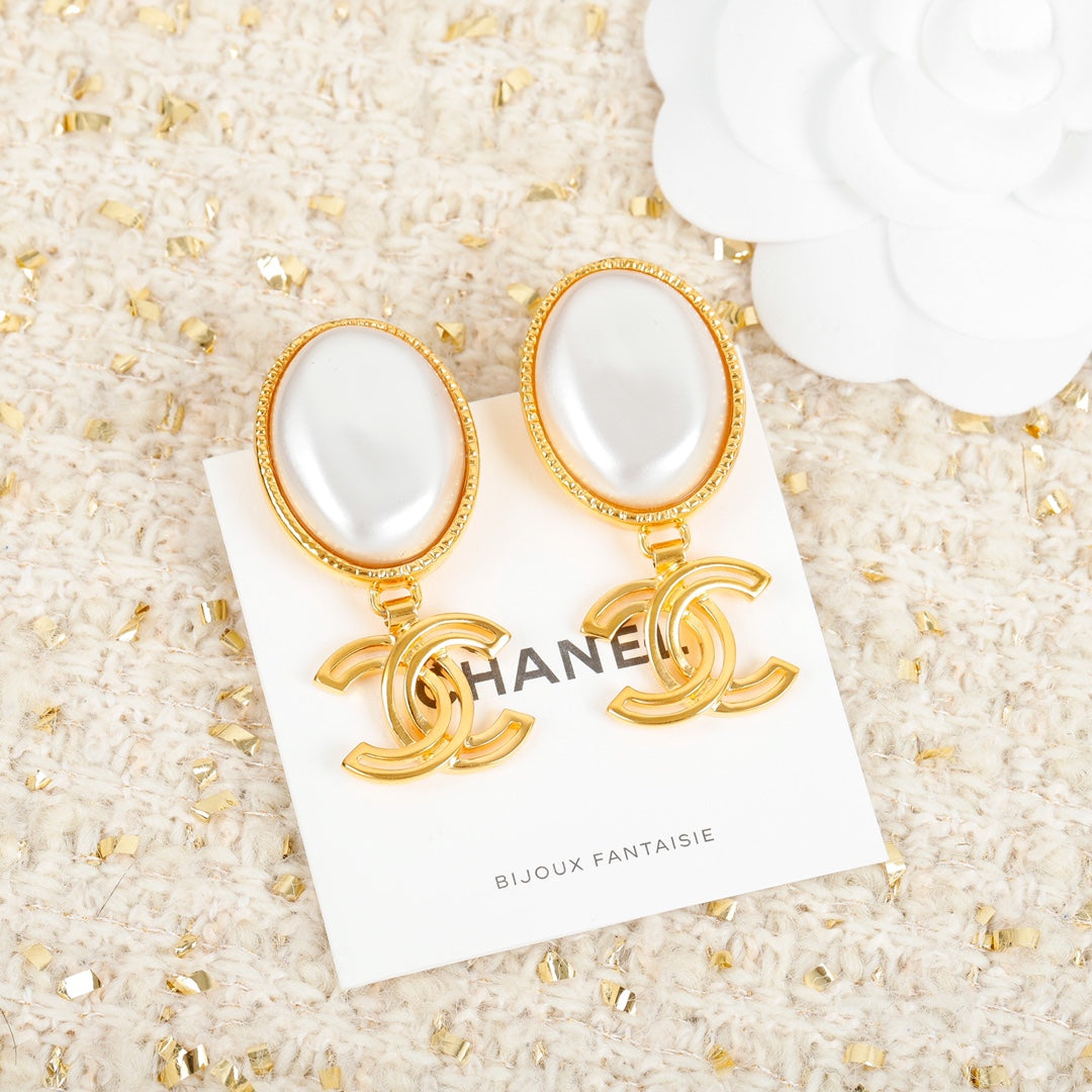 18K Chanel Big Pearl Pendant Earrings