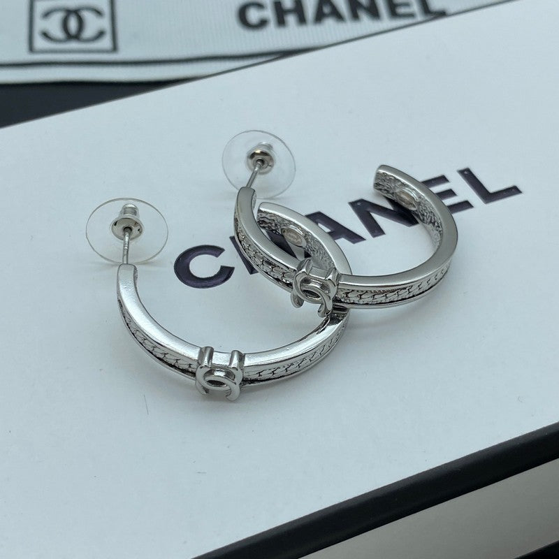 18K Chanel Circle Zircon Earrings