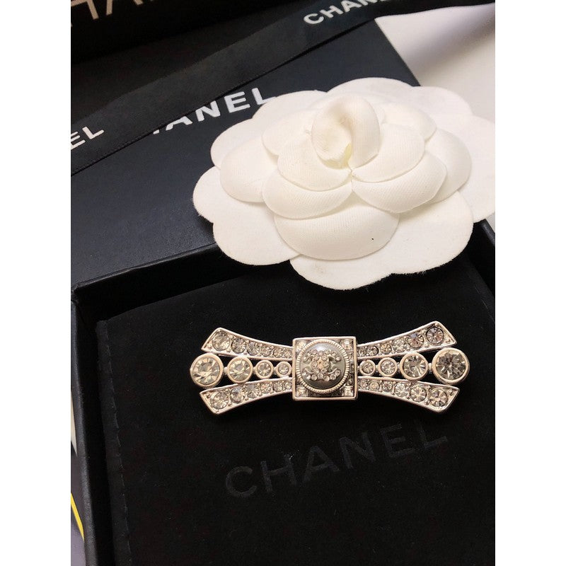 18K Chanel Bow Tie Diamond Brooch