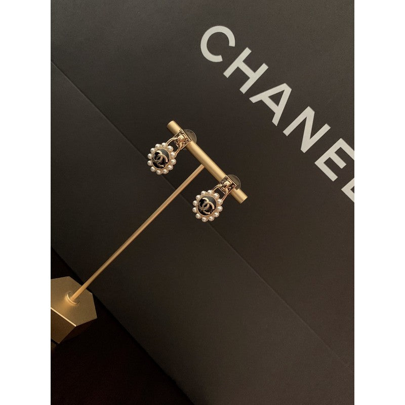 18K Chanel Pearl Earrings