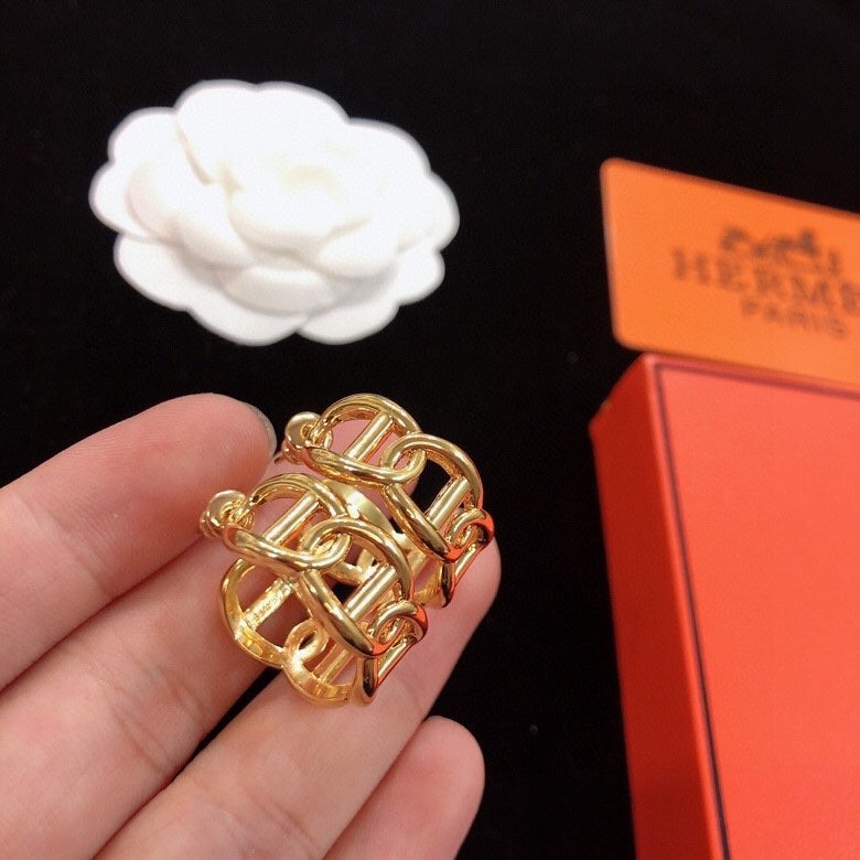 18K Chaine D'Ancre Enchainee Hermès Earrings
