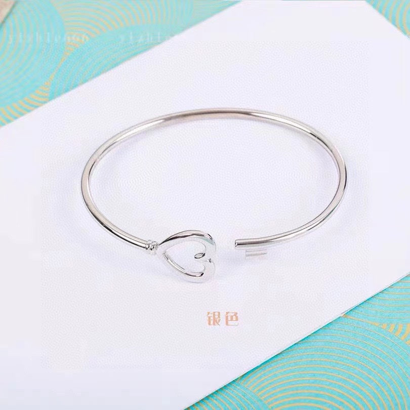 18K Tiffany & Co. Heart Key Wire Bracelet