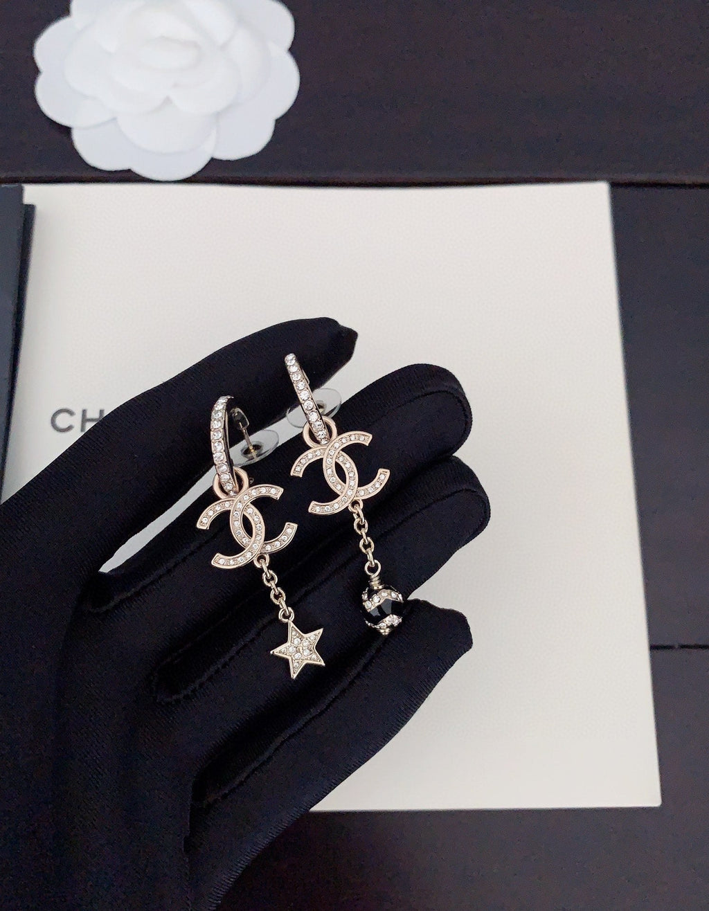 18K Chanel Star Pearls Pendant Earrings