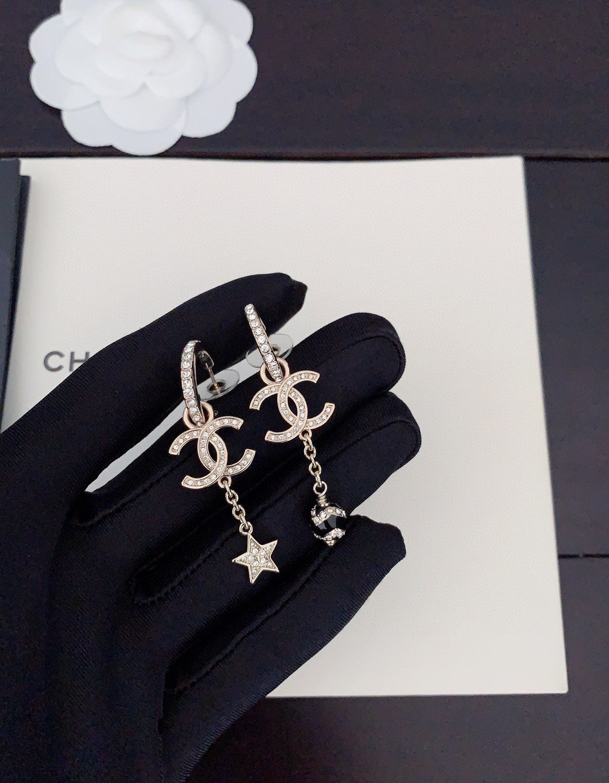 18K Chanel Star Pearls Pendant Earrings
