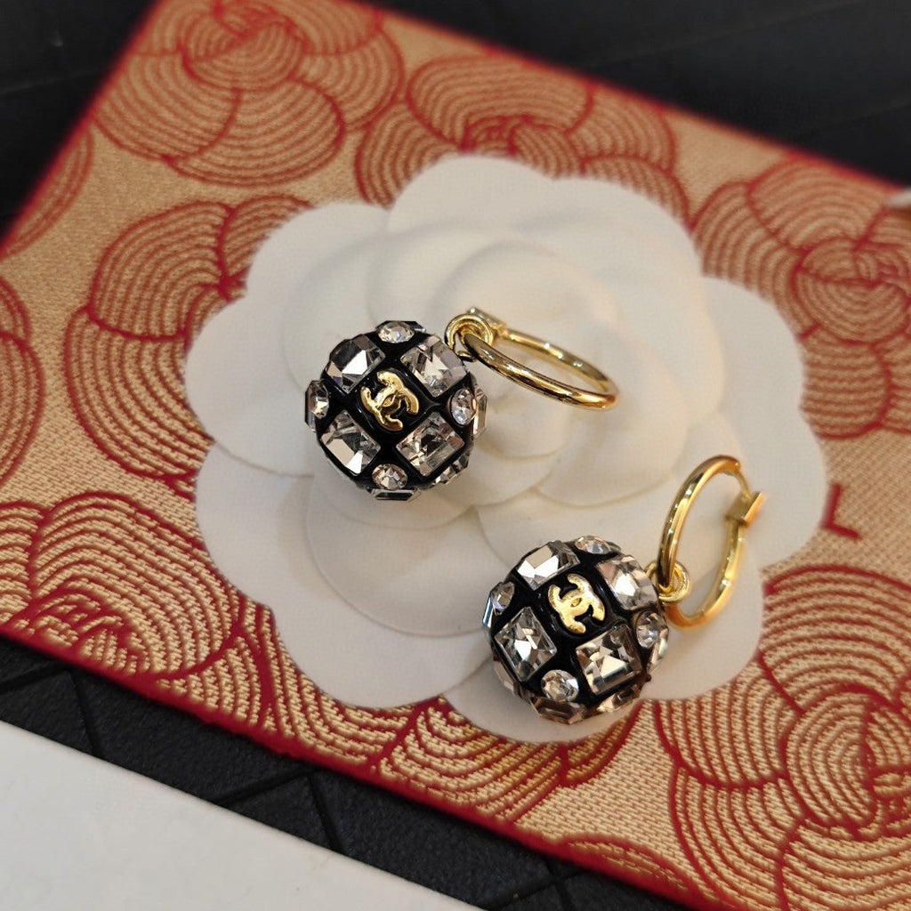 18K Chanel Round Crystals Earrings