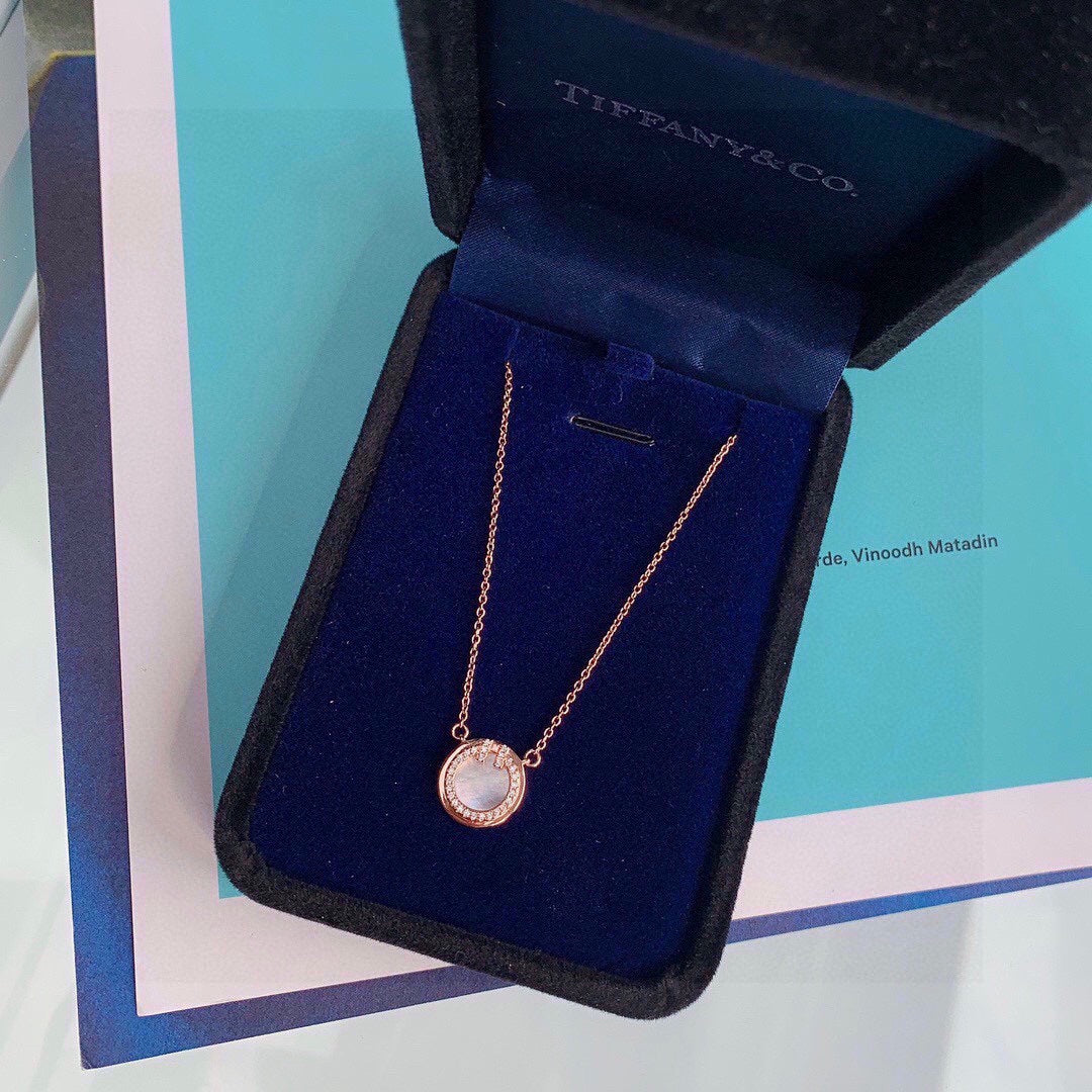 18K Tiffany & Co. Diamond & Turquoise Circle Pendant Necklace