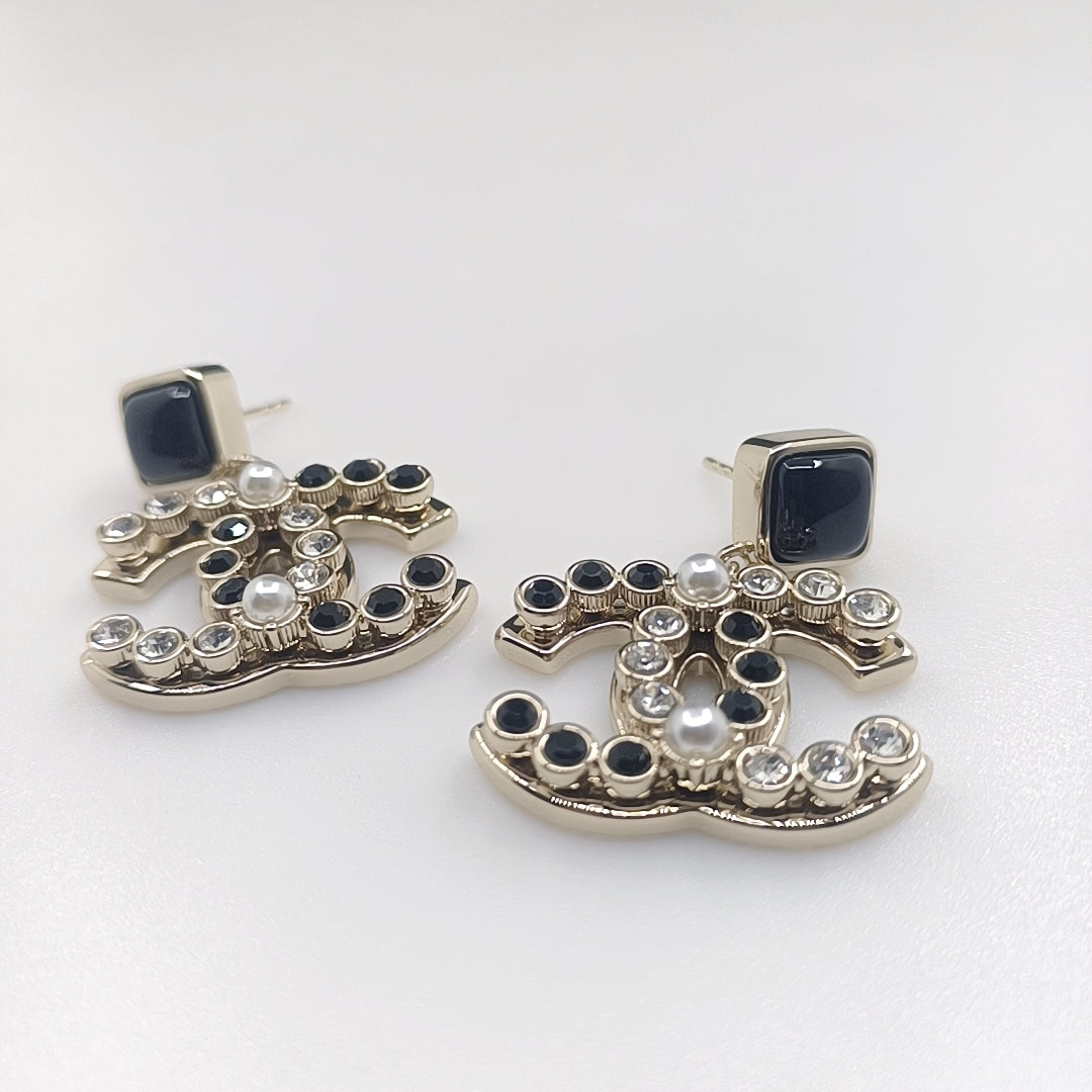 18K Chanel Black Crystals Earrings