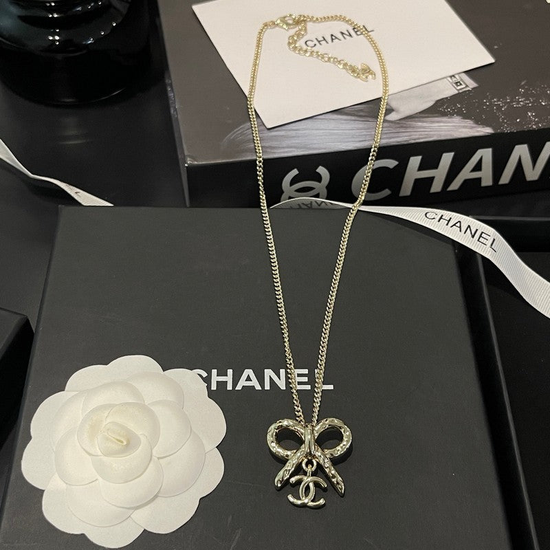 18K Chanel Gold Bow Tie Necklace