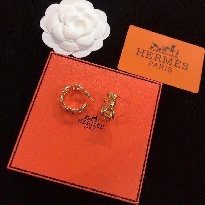 18K Chaine D'Ancre Enchainee Hermès Earrings
