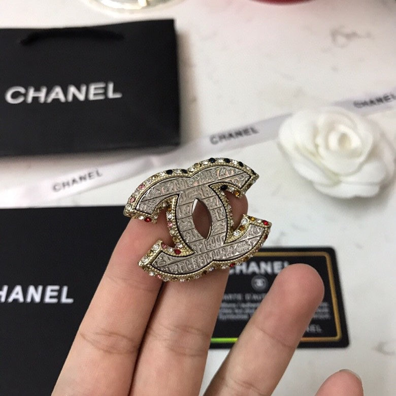 18K Chanel Diamonds Brooch