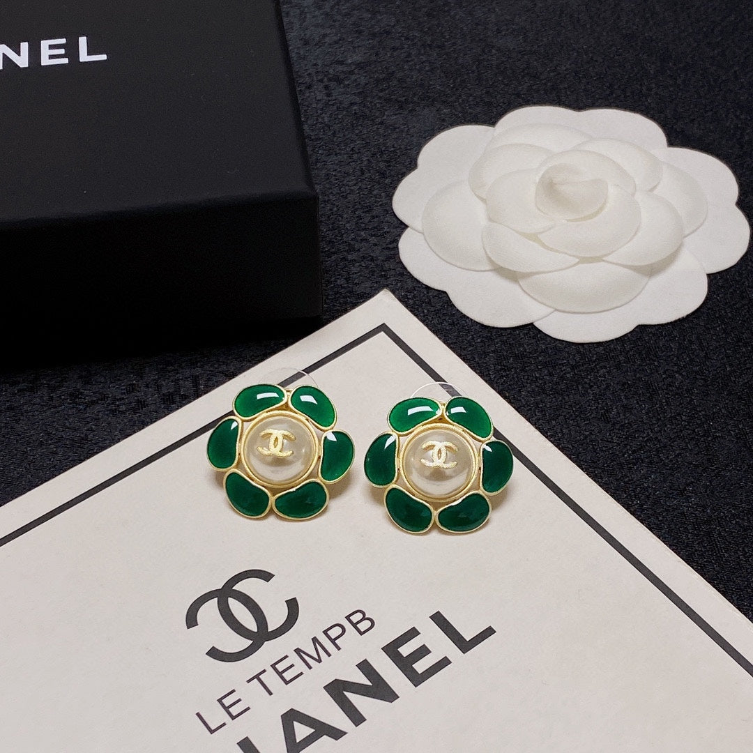 18K Chanel Emerald Petals Earrings