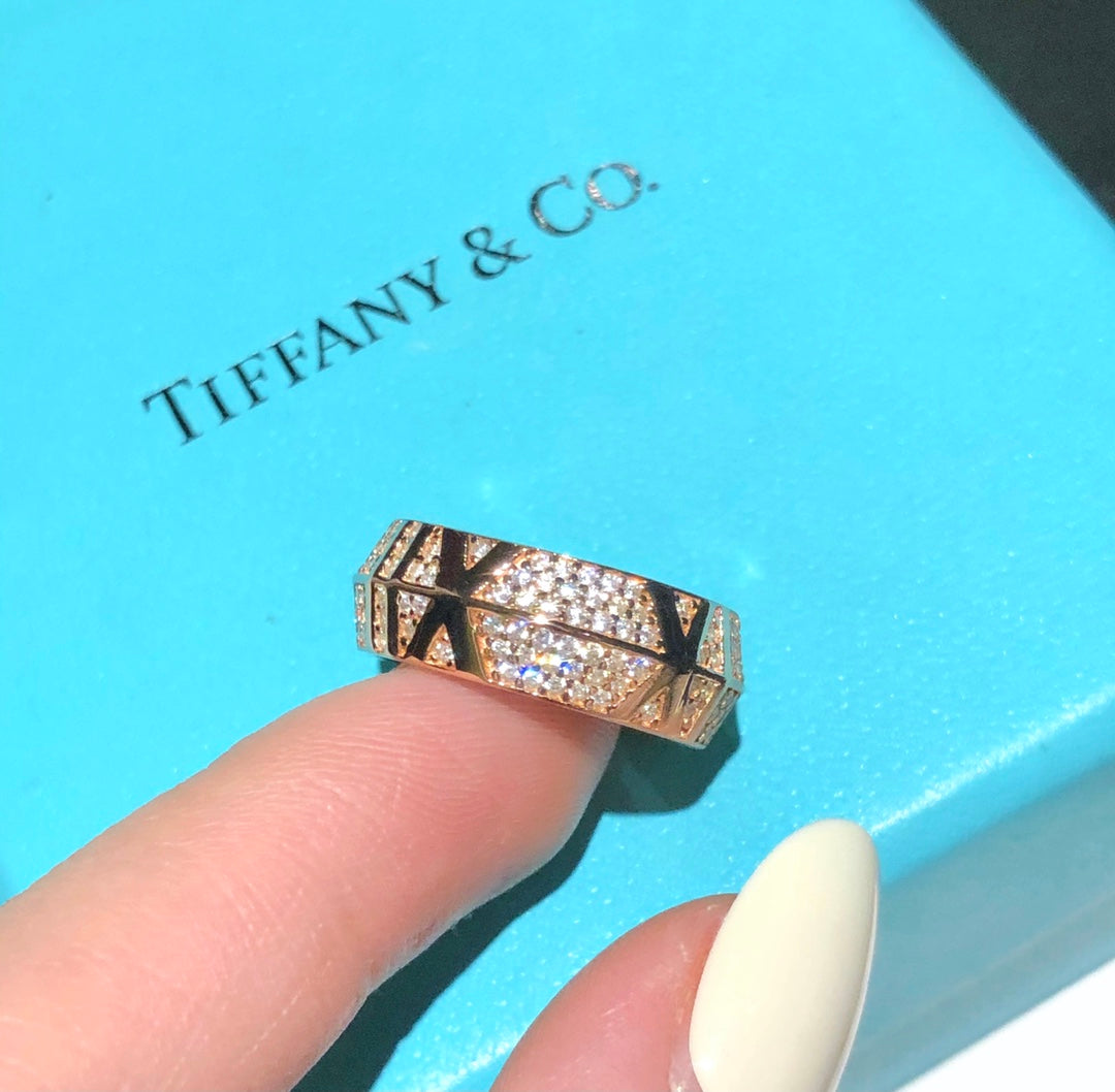 18K Tiffany & Co. Atlas x Closed Wide Ring