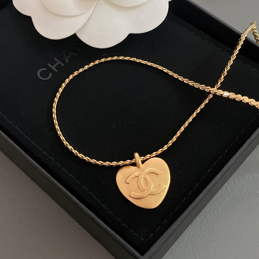 18K Chanel Vintage Necklace