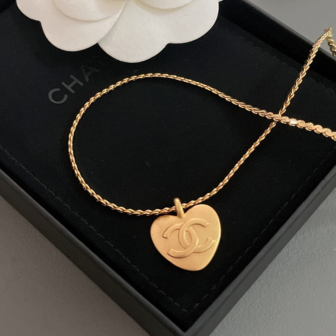 18K Chanel Vintage Necklace