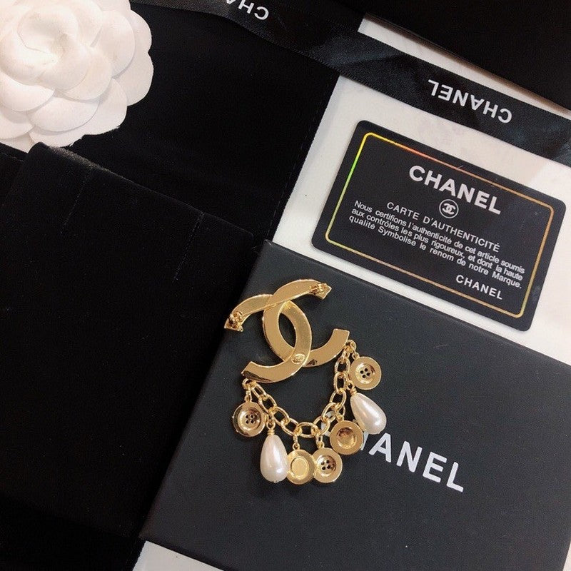 18K Chanel Pearl Pendant Brooch