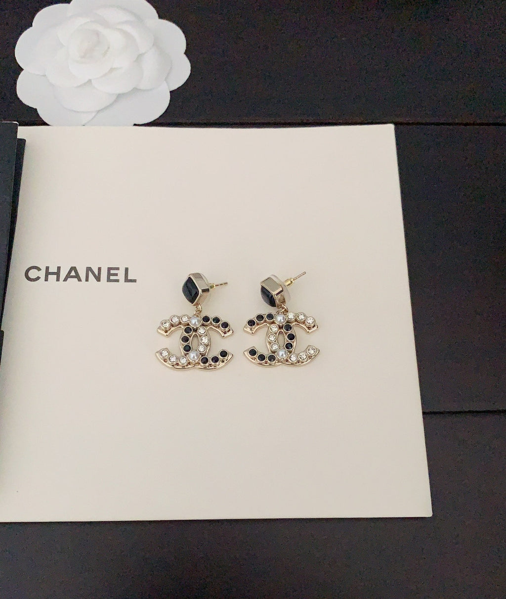 18K Chanel Black Crystals Earrings