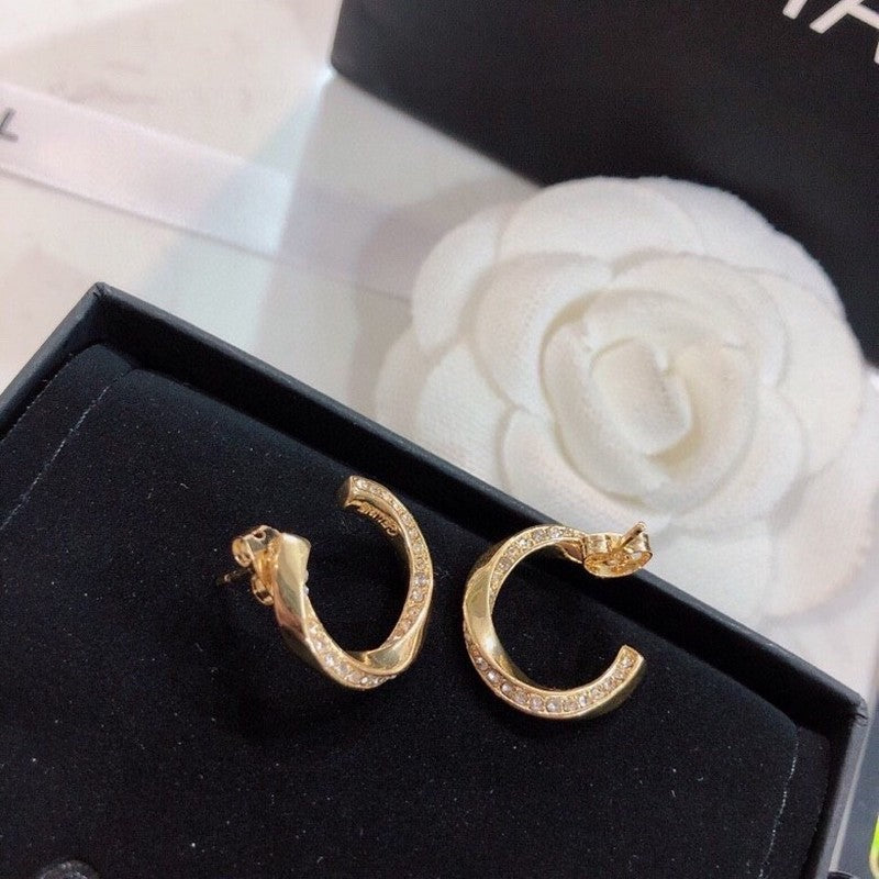 18K Chanel Half Cirle Diamond Earrings
