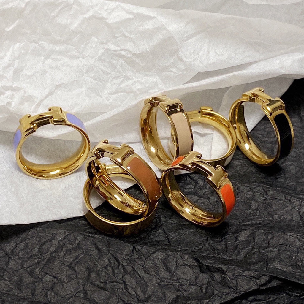 18K Vintage Clic Hermès Ring