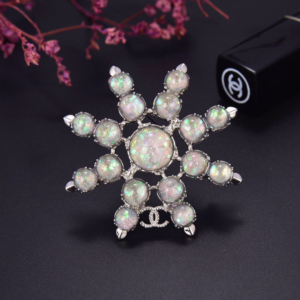 18K Chanel Flower Crystals Brooch