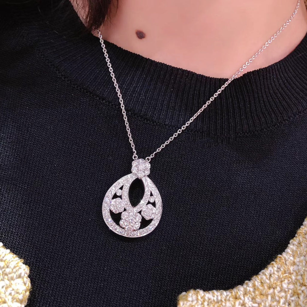 18K Van Cleef & Arpels Snowflake Necklace