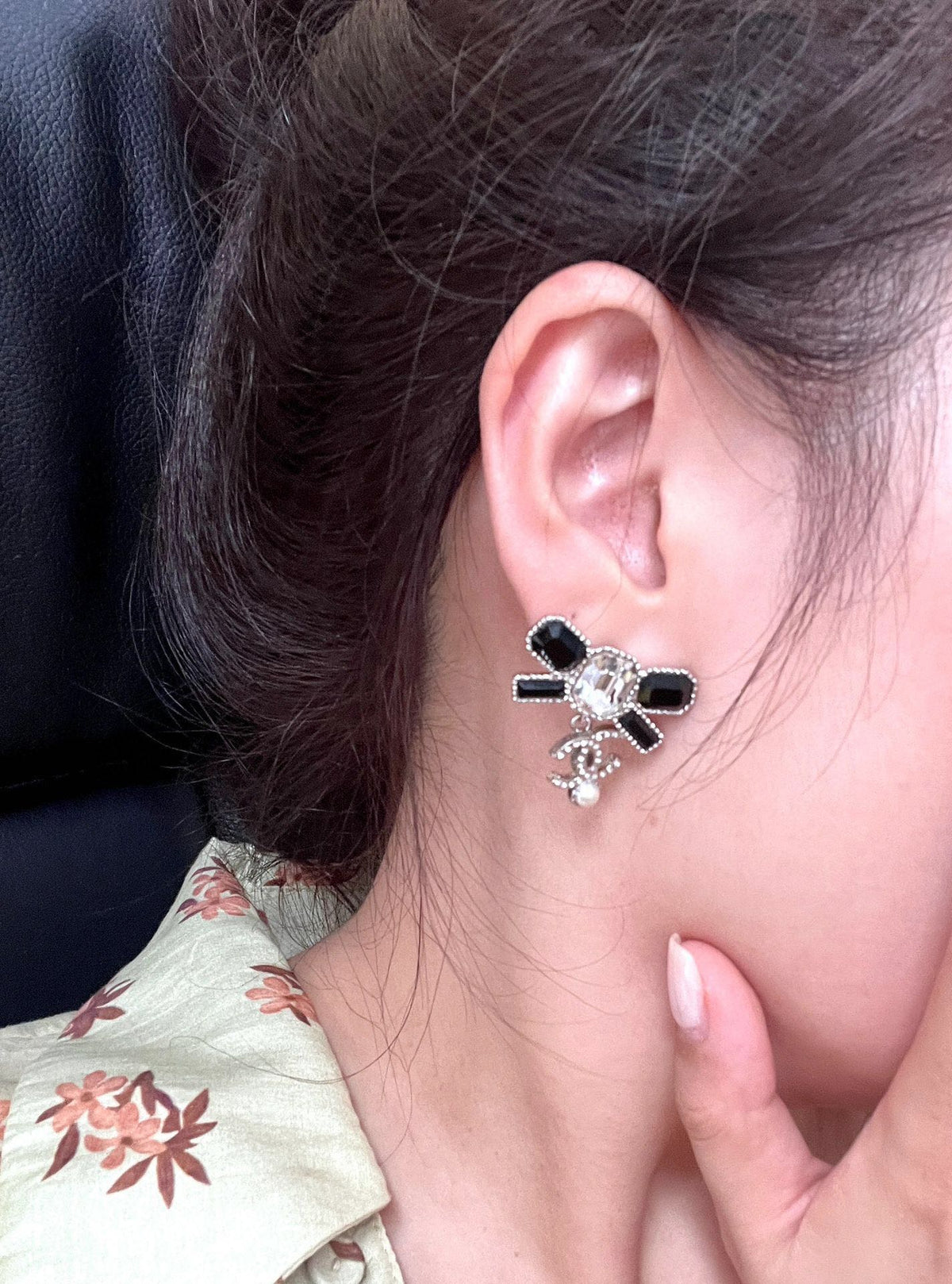 18K Chanel Bow Tie Crystals Earrings
