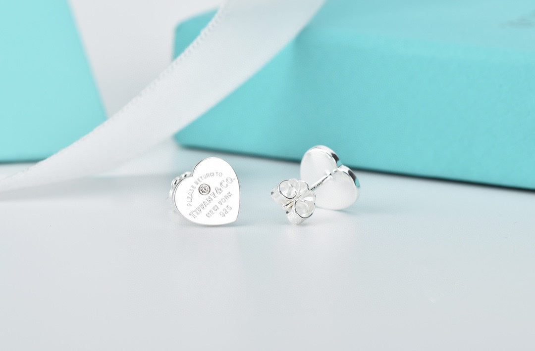18K Return to Tiffany & Co. Heart Earrings
