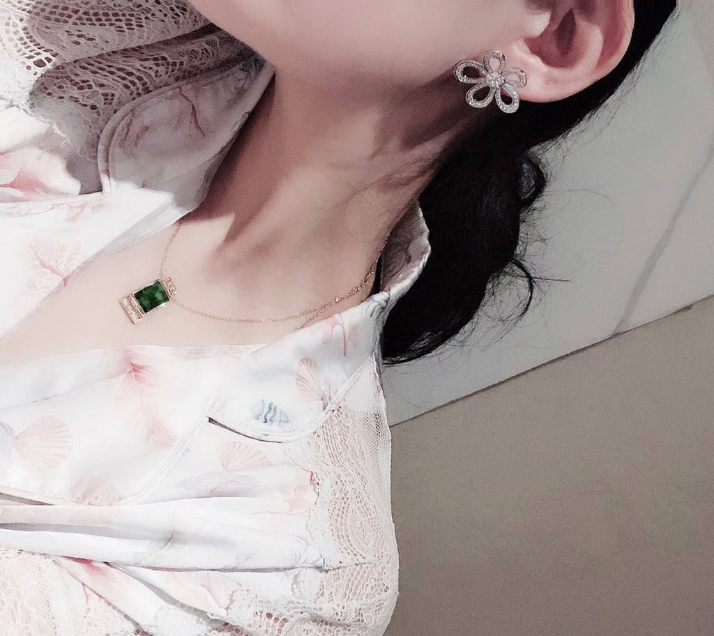 18k Van Cleef & Arpels Flowerlace Earrings