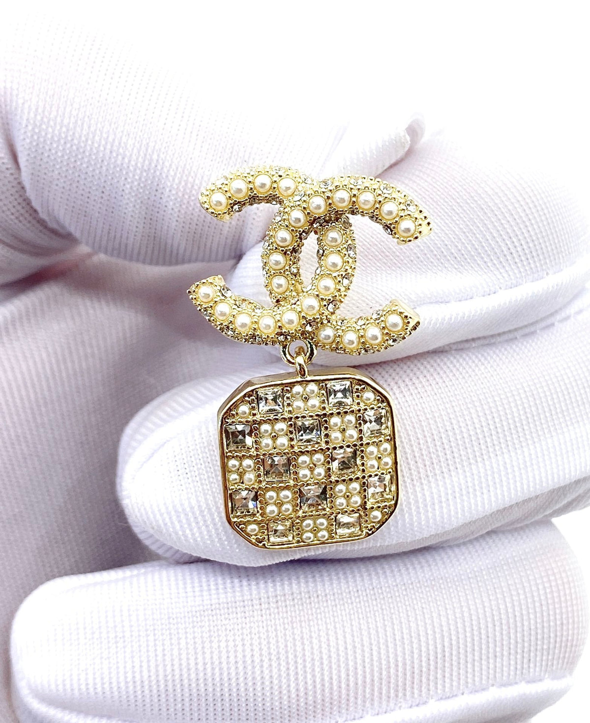 18K Chanel Diamonds Drop Earrings