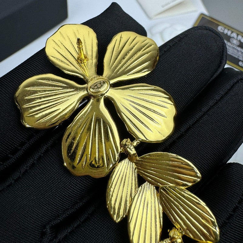 18K Chanel 26C Flower Crystal Drop Gold Brooch